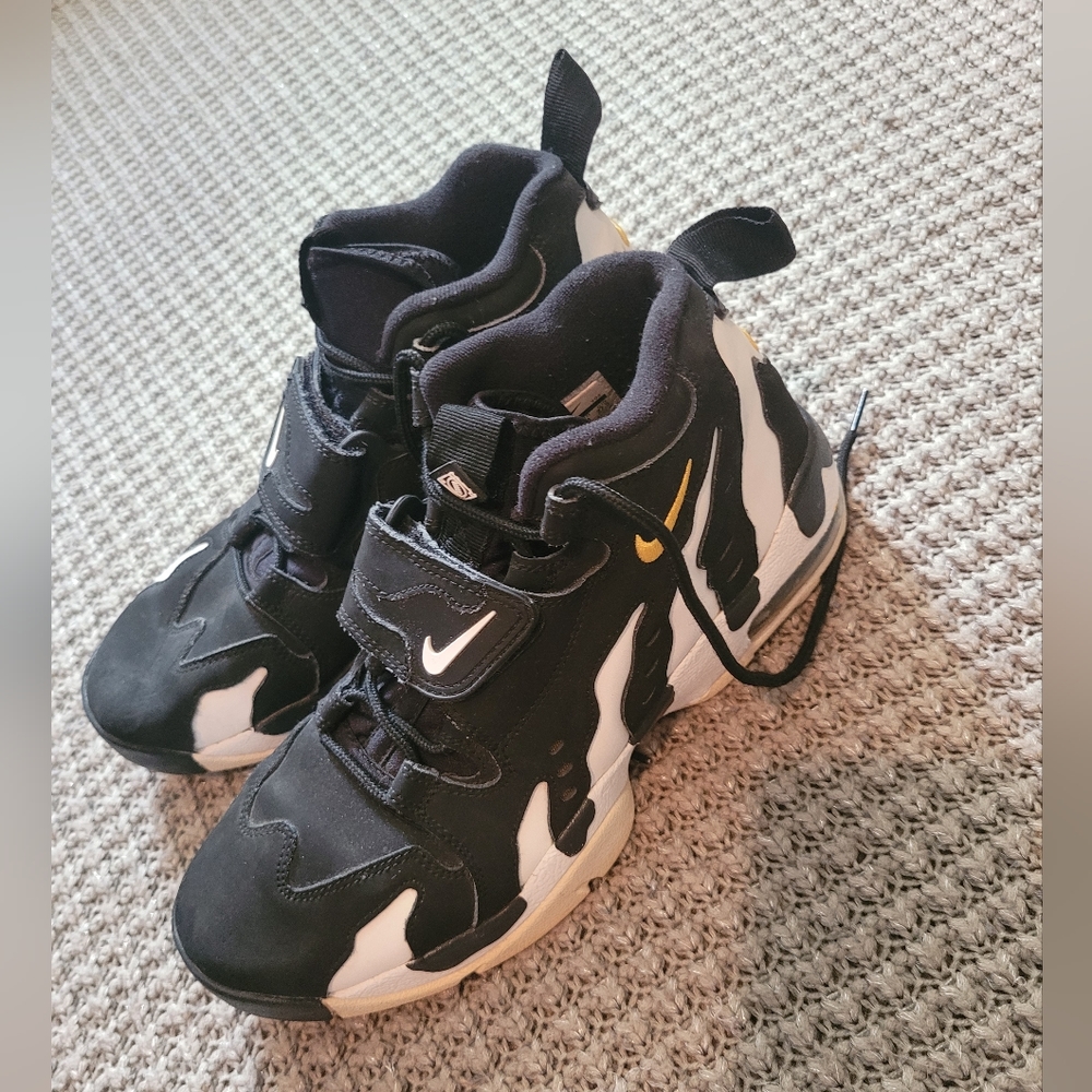 Nike Air DT Max 96 Black and White Men's size 9.5
